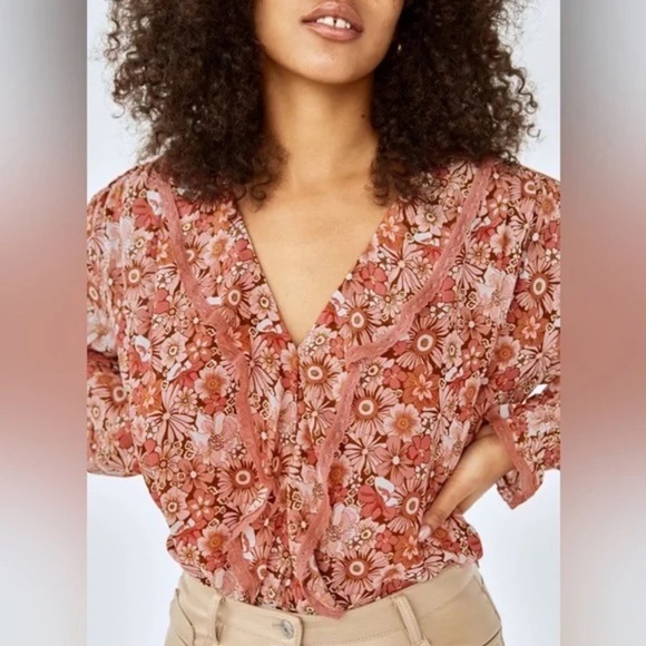 Aritzia Wilfred - Floral Eden Pink Long Sleeve V-Neck Bohemian Blouse in Size M - Picture 1 of 14